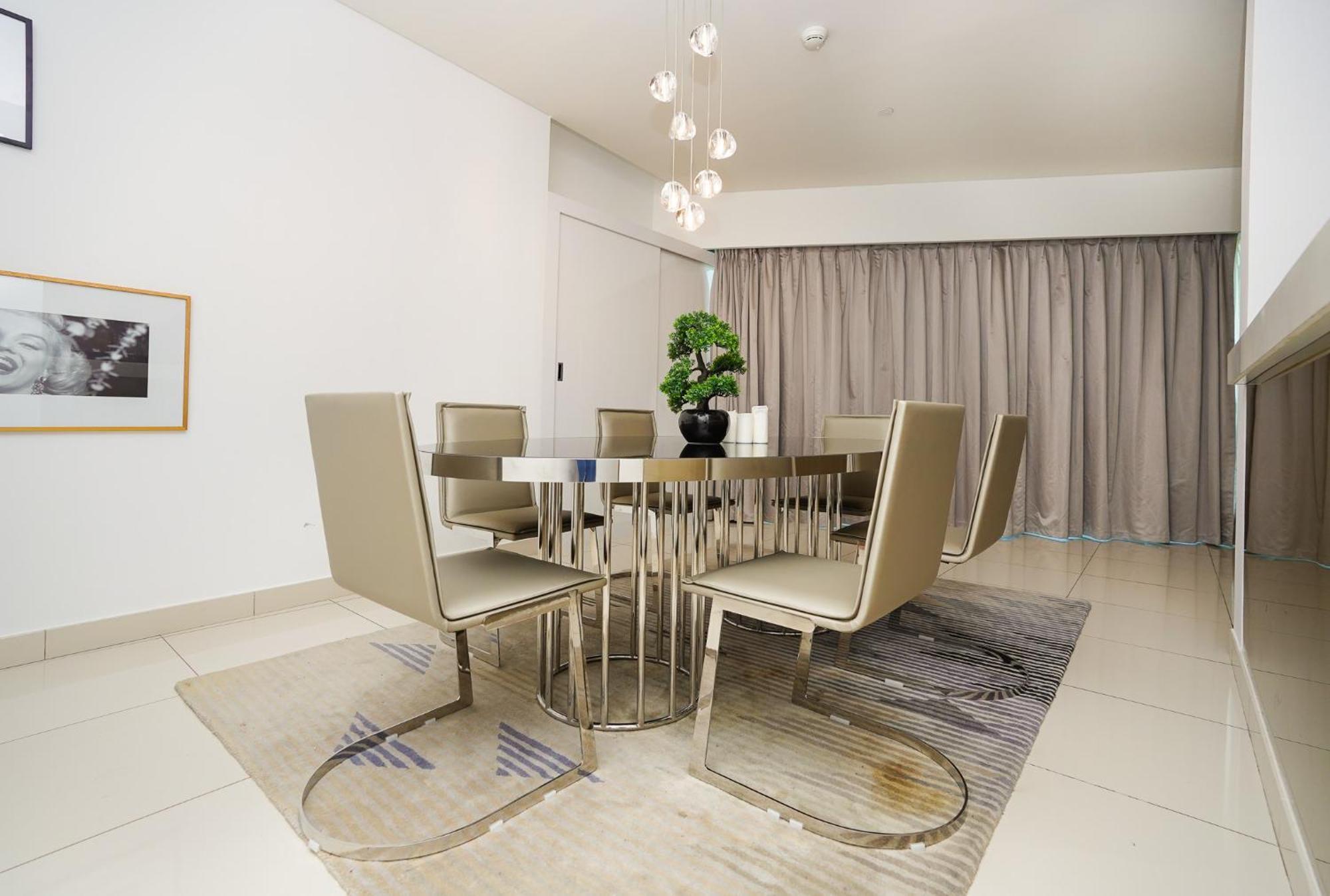 Citi - Luxury 2br In Business Bay Dubai